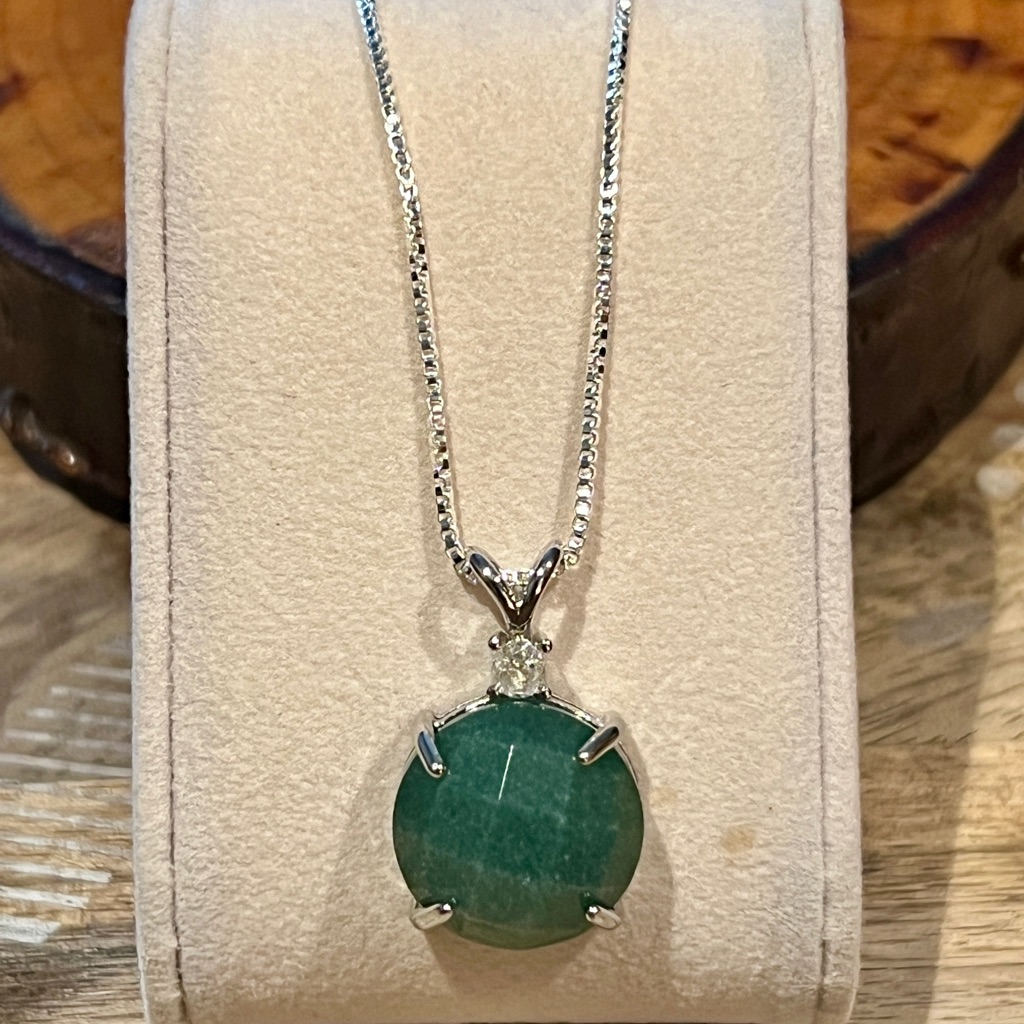 New Gorgeous Green Aventurine Faceted Cabochon Pendant On Silver Necklace 15$